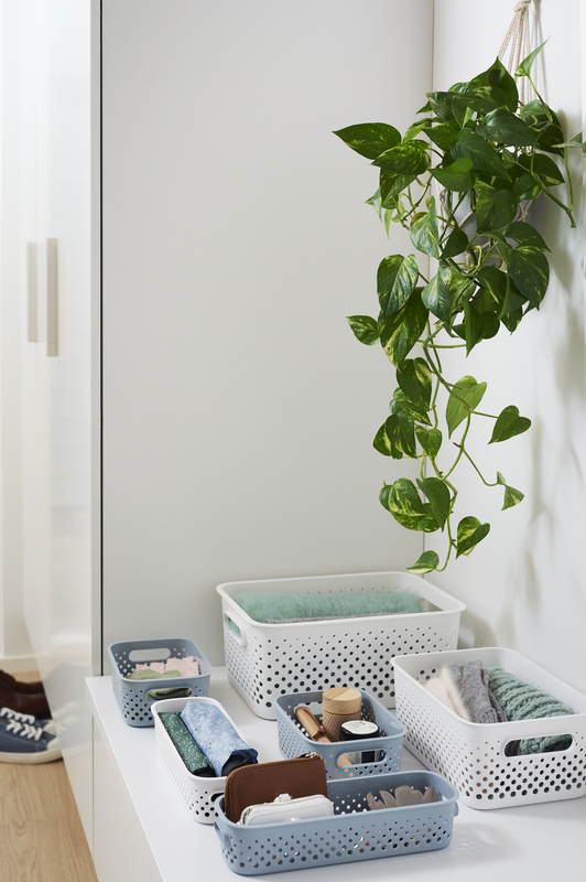 SmartStore Essence storage baskets in a hallway